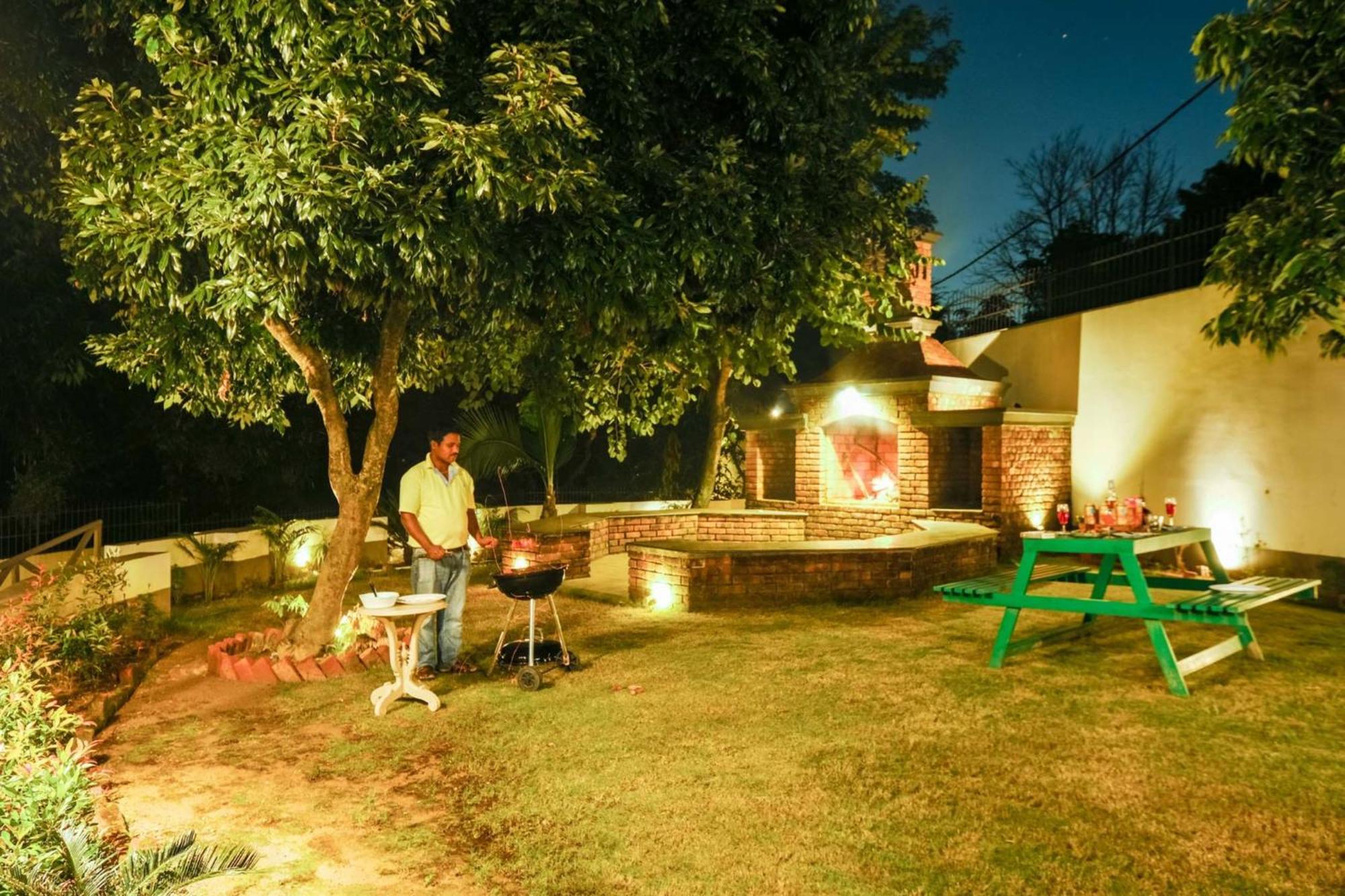 דהראדון Villa Sierra Sky - Exquisite Elegant 4 Bedroom Villa מראה חיצוני תמונה