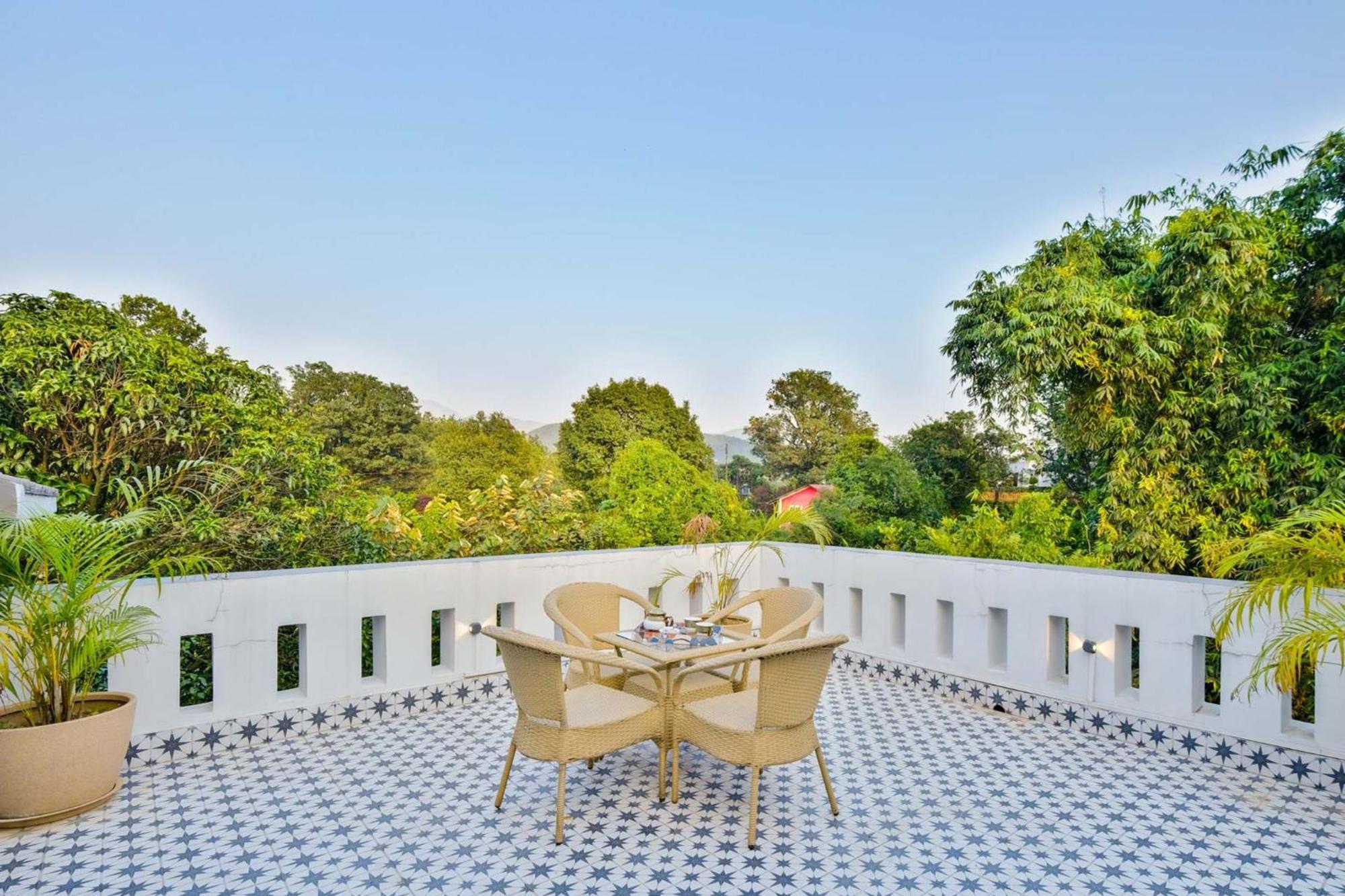 דהראדון Villa Sierra Sky - Exquisite Elegant 4 Bedroom Villa מראה חיצוני תמונה